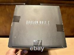 Dragon Ball Z 30th Anniversary Collector's Blu-Ray Set 43 Art Book Goku Figure
